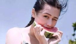 女人吃瓜事件图片高清,女人吃瓜事件，高清图片揭示惊人真相