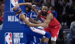 打球碰上吃瓜文案搞笑,一场别开生面的“碰瓜”大战