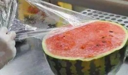 男生讨论吃瓜,男生们津津乐道的“吃瓜”趣事