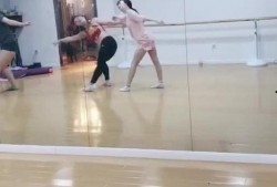 校园跳舞吃瓜视频