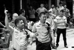 鸣枪误伤吃瓜,鸣枪事件引发的反思与警示