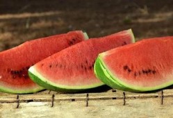 崔布局ins照片吃瓜,吃瓜群众热议背后的故事